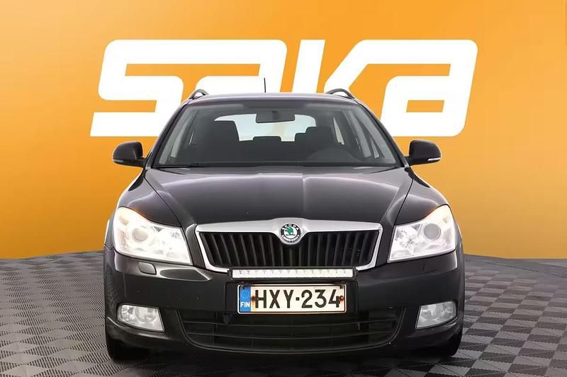 Käytetty Skoda Octavia Ambition 204 HP (150 kW) 2011 Sininen Farmari