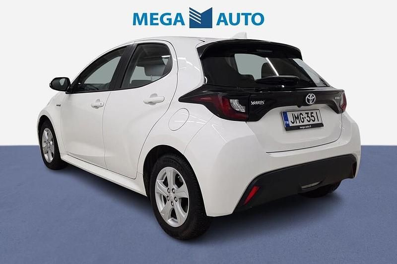 Käytetty Toyota Yaris Hybrid Active 116 HP (85 kW) 2021 Valkoinen Viistoperä