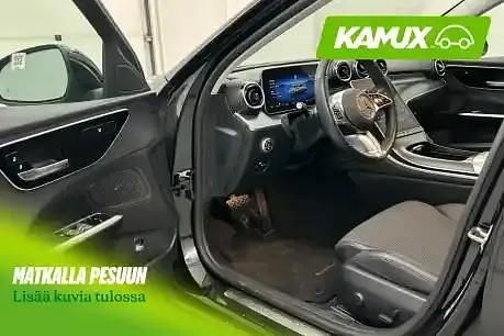 Käytetty Mercedes C220 Avantgarde 200 HP (147 kW) 2022 Musta Farmari