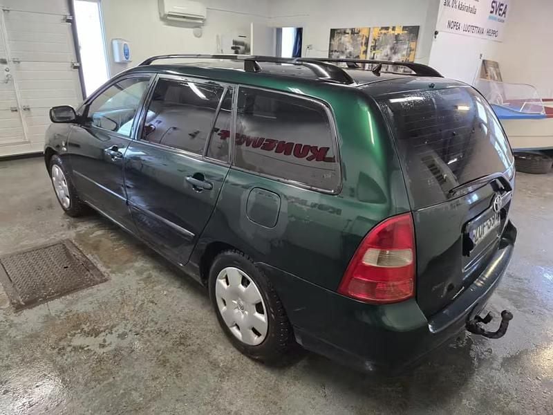 Käytetty Toyota Corolla 2003