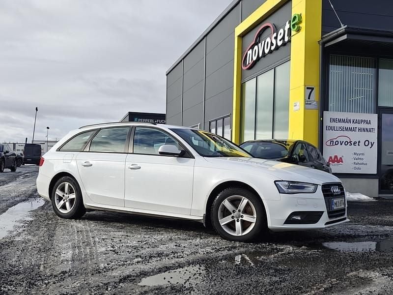 Käytetty Audi A4 Business 170 HP (125 kW) 2012 Valkoinen Farmari