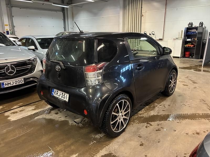 Käytetty Toyota iQ 68 HP (50 kW) 2012 Viistoperä