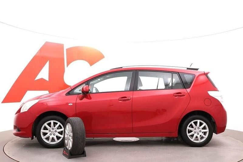 Käytetty Toyota Verso Sol 132 HP (97 kW) 2010 Punainen Tila-auto