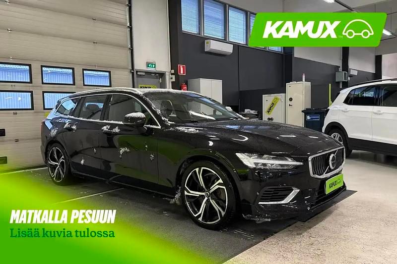 Musta Käytetty 2022 Volvo V60 Ultimate Farmari | 36 900 € (Hyvä tarjous) - Kuva 1/4