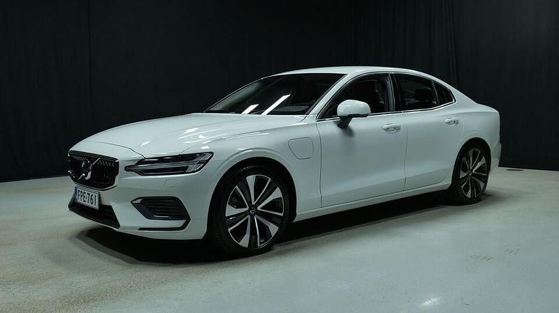 Valkoinen Käytetty 2022 Volvo S60 Inscription Sedan | 38 900 € (Perustarjous) - Kuva 1/3