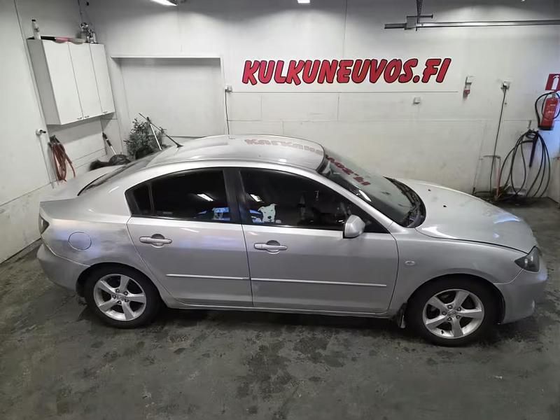 Käytetty Mazda 3 105 HP (77 kW) 2006 Sedan