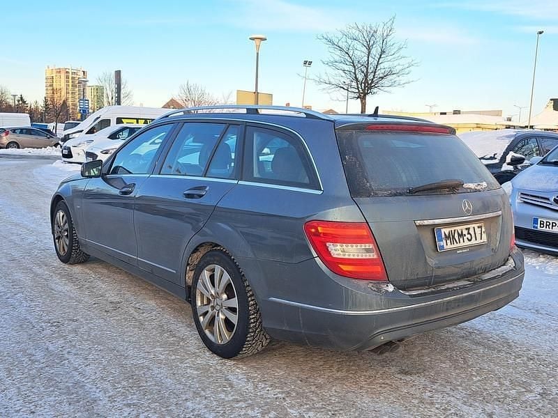 Käytetty Mercedes C200 Avantgarde 136 HP (100 kW) 2011 Harmaa Farmari