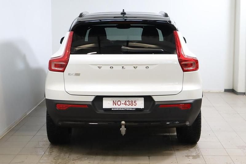 Käytetty Volvo EX40 Ultra 300 kW (408 HP) 2025 Valkoinen Katumaasturi