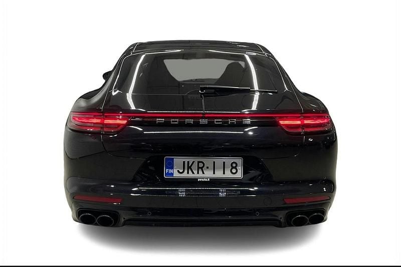 Käytetty Porsche Panamera Turbo S 671 HP (493 kW) 2017 Musta Sedan