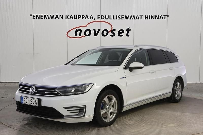 Valkoinen Käytetty 2016 VW Passat GTE Farmari | 10 770 € (Perustarjous) - Kuva 1/4