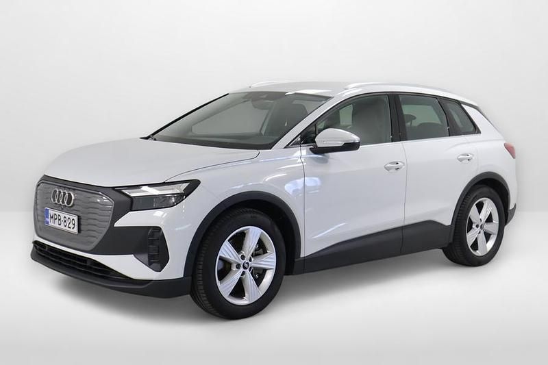 Käytetty Audi Q4 e-tron Sport 264 kW (360 HP) 2023 Met. valkoinen Katumaasturi