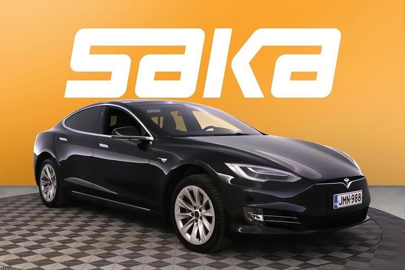 Käytetty Tesla Model S 386 kW (525 HP) 2018 Viistoperä
