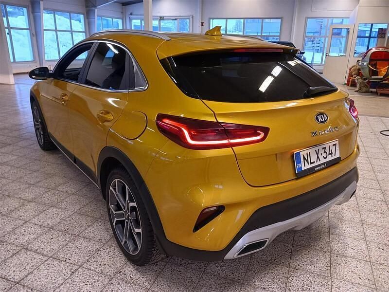 Käytetty Kia XCeed EX 120 HP (88 kW) 2020 Keltainen Katumaasturi