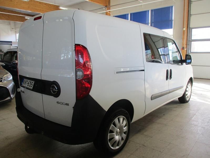 Käytetty Opel Combo 90 HP (66 kW) 2016 Valkoinen Tila-auto