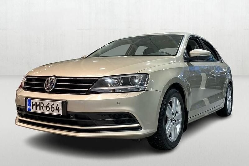 Käytetty VW Jetta Allstar 125 HP (91 kW) 2016 Hopea Sedan