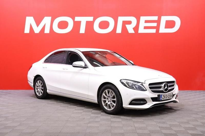 Käytetty Mercedes C200 Business 136 HP (100 kW) 2015 Sedan