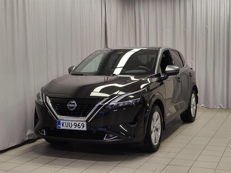 Käytetty Nissan Qashqai Tekna 190 HP (139 kW) 2022 Musta Katumaasturi