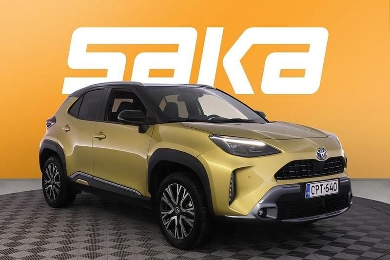 Käytetty Toyota Yaris Cross Edition 116 HP (85 kW) 2022 Katumaasturi