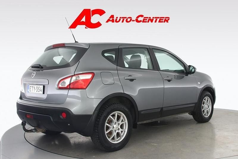 Käytetty Nissan Qashqai Acenta 117 HP (86 kW) 2012 Harmaa Katumaasturi