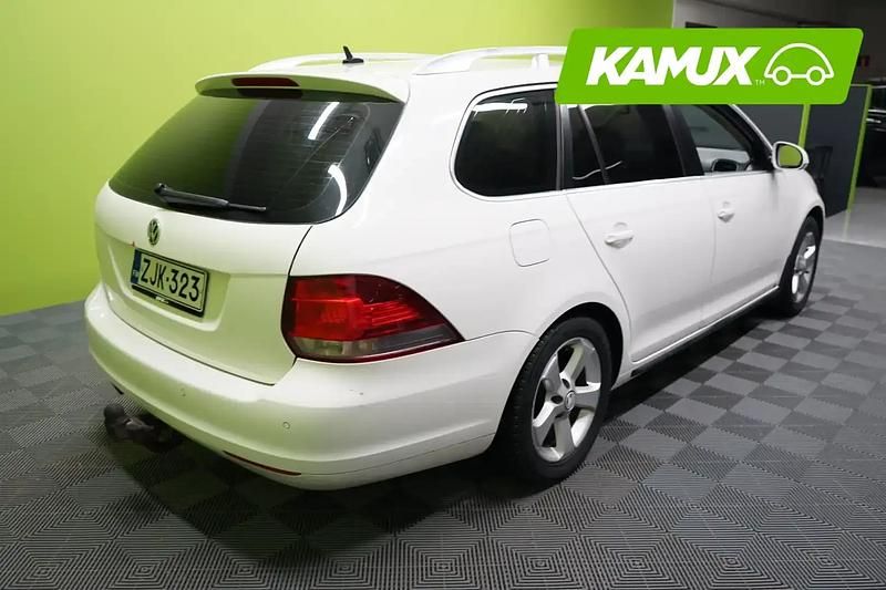 Käytetty VW Golf Comfortline 122 HP (89 kW) 2011 Valkoinen Farmari