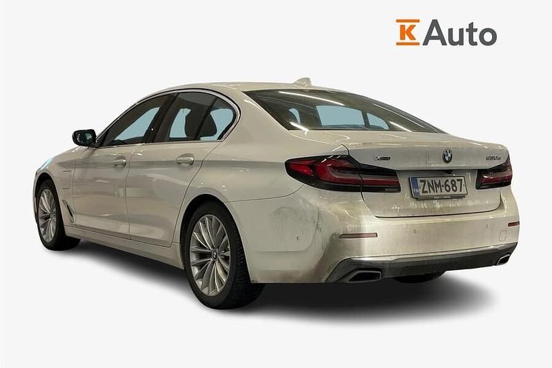 Käytetty BMW 530e Exclusive 292 HP (214 kW) 2021 Valkoinen Sedan