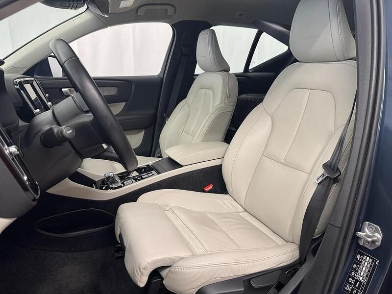 Käytetty Volvo XC40 Business Edition 190 HP (139 kW) 2019 Sininen Katumaasturi