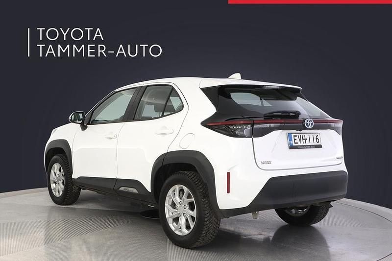 Käytetty Toyota Yaris Cross Active 116 HP (85 kW) 2024 Valkoinen Katumaasturi