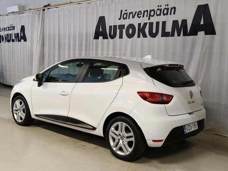 Käytetty Renault Clio IV 90 HP (66 kW) 2017 Valkoinen Viistoperä