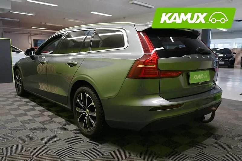 Käytetty Volvo V60 Momentum 150 HP (110 kW) 2021 Hopea / harmaa Farmari