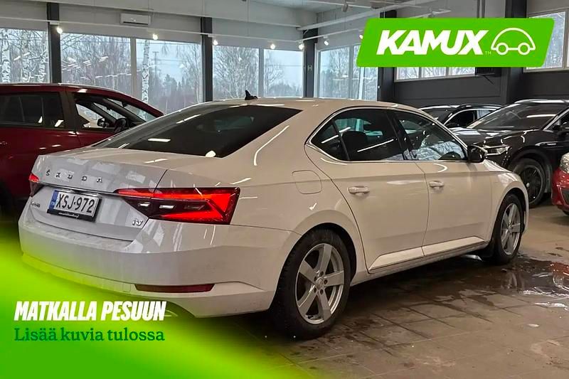 Käytetty Skoda Superb LAURIN & KLEMENT 156 HP (114 kW) 2020 Valkoinen Sedan