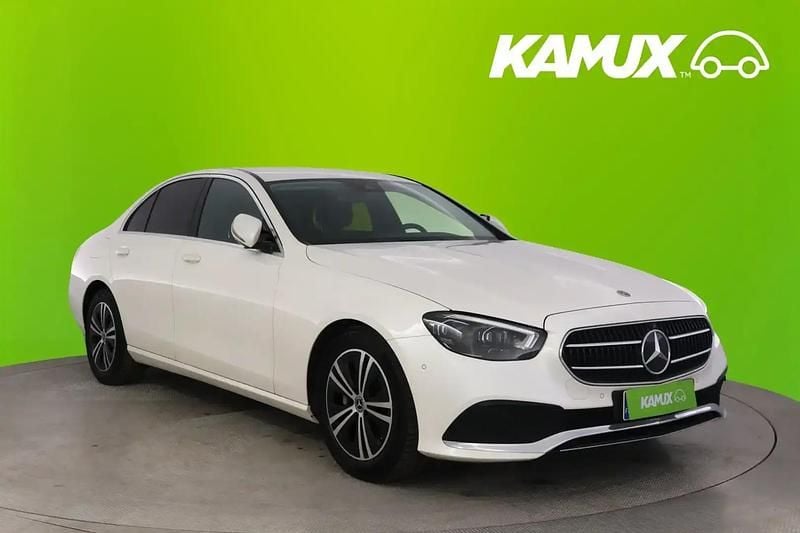 Valkoinen Käytetty 2020 Mercedes E220 Avantgarde Sedan | 32 980 € (Hieman kallis) - Kuva 1/4