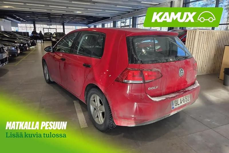 Käytetty VW Golf Trendline 86 HP (63 kW) 2014 Punainen Sedan