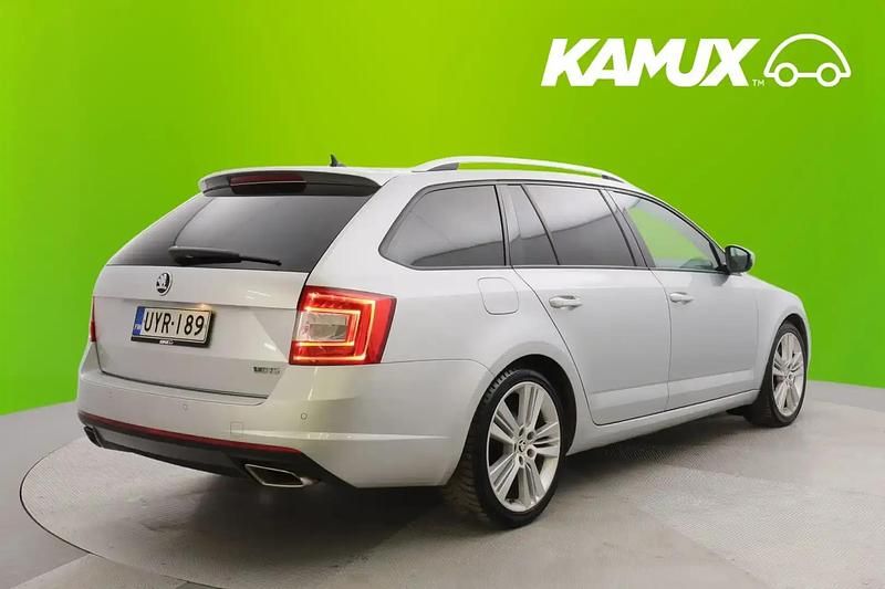 Käytetty Skoda Octavia RS 184 HP (135 kW) 2014 Hopea / harmaa Farmari