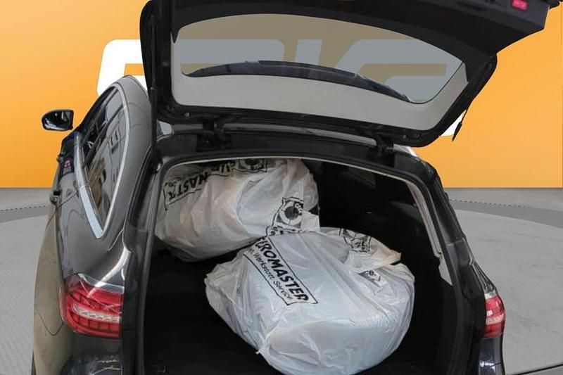 Käytetty Mercedes E300 Avantgarde 313 HP (230 kW) 2021 Farmari