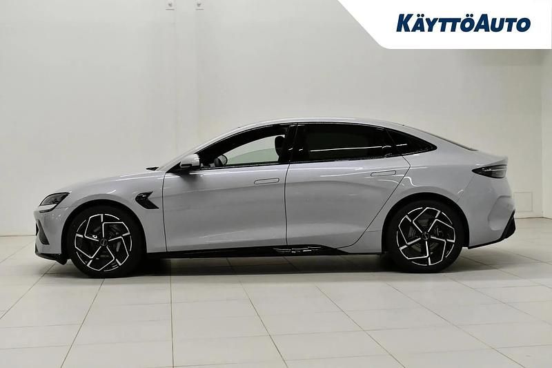 Uusi BYD Seal 389 kW (530 HP) 2025 Harmaa Sedan