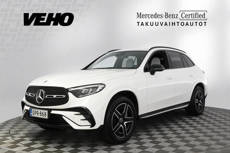 Valkoinen Käytetty 2023 Mercedes GLC300e AMG Katumaasturi | 61 800 € (Hieman kallis) - Kuva 1/4