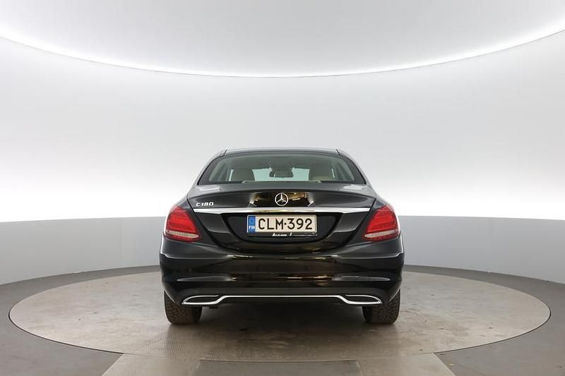 Käytetty Mercedes A180 Exclusive 156 HP (114 kW) 2018 Sedan