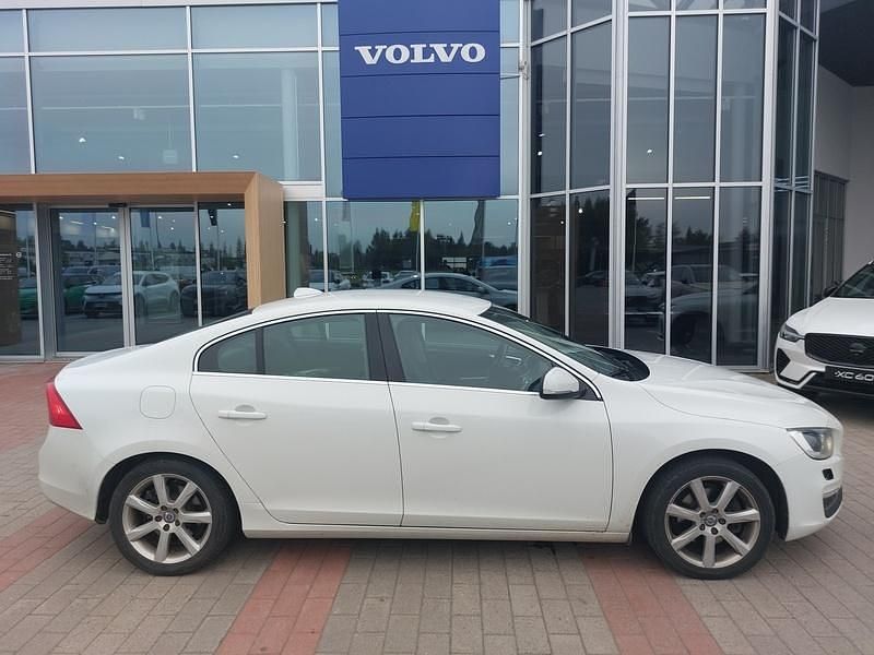 Valkoinen Käytetty 2017 Volvo S60 Business Edition Sedan | 14 990 € (Hyvä tarjous) - Kuva 1/4
