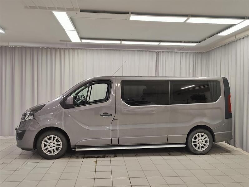 Käytetty Opel Vivaro 146 HP (107 kW) 2016 Harmaa Tila-auto
