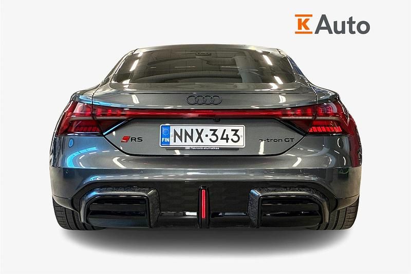 Käytetty Audi e-tron GT quattro Performance 611 kW (831 HP) 2024 Harmaa Sedan