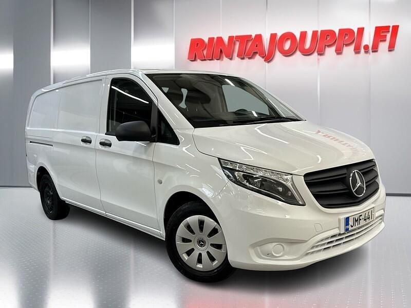 Valkoinen Käytetty 2022 Mercedes Vito Tila-auto | 26 170 € - Kuva 1/4