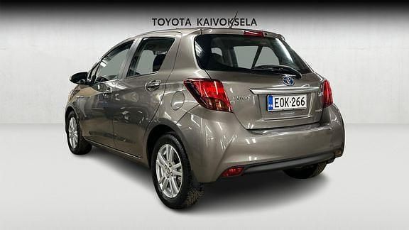 Käytetty Toyota Yaris Active 72 HP (52 kW) 2016 Harmaa Viistoperä