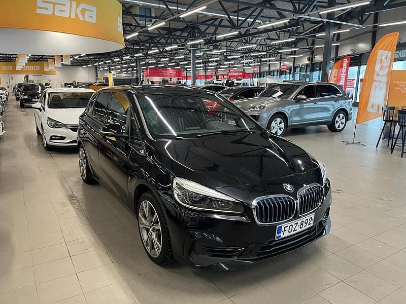 Käytetty 2019 BMW 225 Active Tourer Sport Line Tila-auto | 13 390 € (Perustarjous) - Kuva 1/4