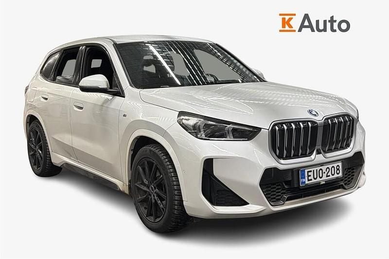 Käytetty BMW iX1 M Sport 200 kW (272 HP) 2023 Valkoinen Katumaasturi
