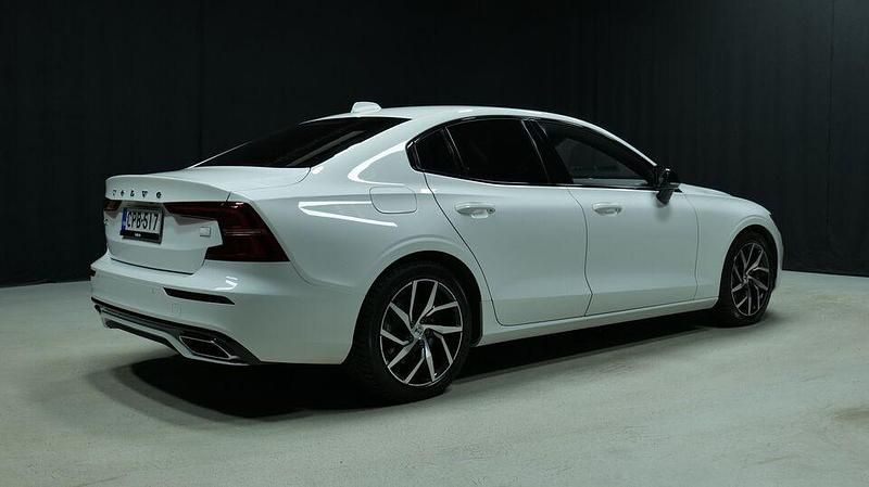 Käytetty Volvo S60 Business Edition 392 HP (288 kW) 2021 Valkoinen Sedan
