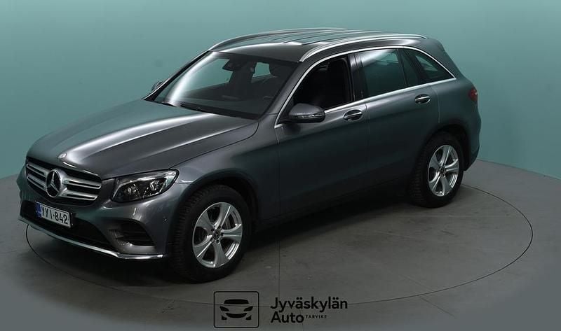 Harmaa Käytetty 2017 Mercedes GLC250 Business Katumaasturi | 27 900 € (Perustarjous) - Kuva 1/3