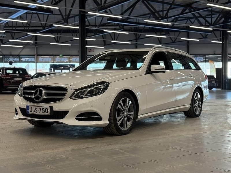 Käytetty Mercedes E220 Business 170 HP (125 kW) 2015 Farmari