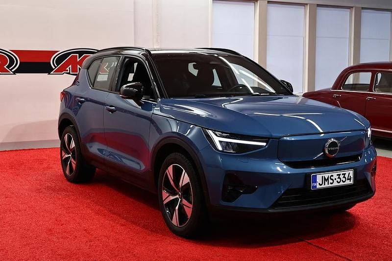 Käytetty Volvo XC40 Plus 169 kW (231 HP) 2023 Sininen Katumaasturi