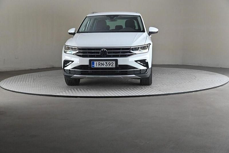 Käytetty VW Tiguan Business 245 HP (180 kW) 2023 Katumaasturi