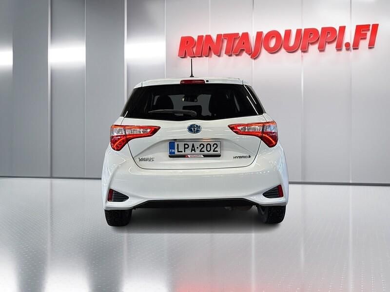 Käytetty Toyota Yaris Hybrid Edition 73 HP (53 kW) 2020 Viistoperä